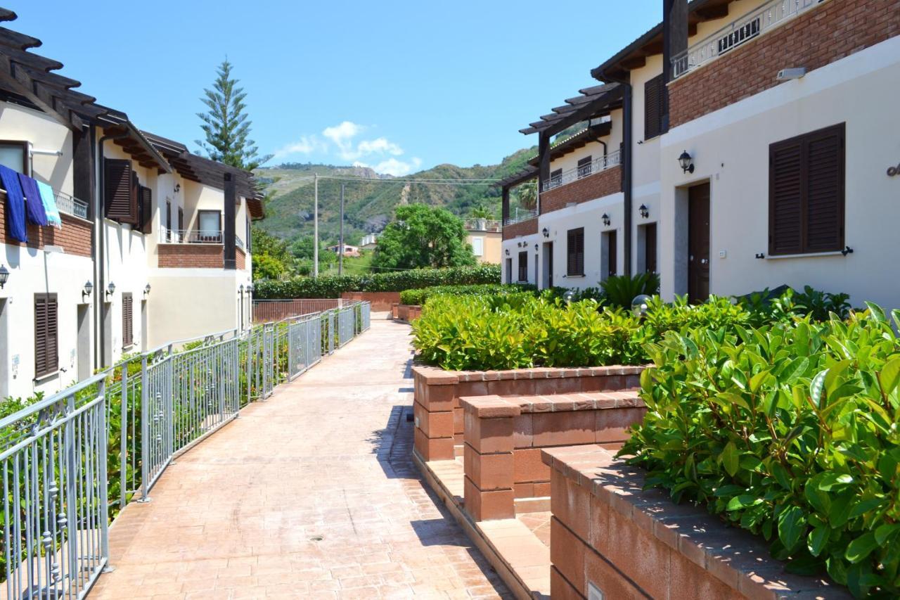 Le Case Del Carmine Con Giardino E Parcheggio A Tropea Exteriör bild