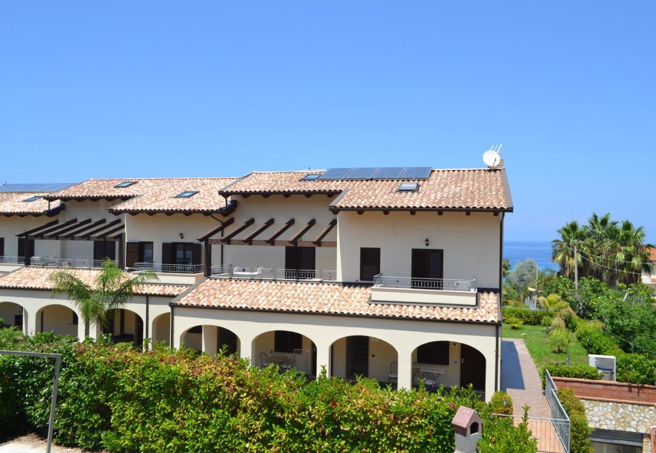 Le Case Del Carmine Con Giardino E Parcheggio A Tropea Exteriör bild