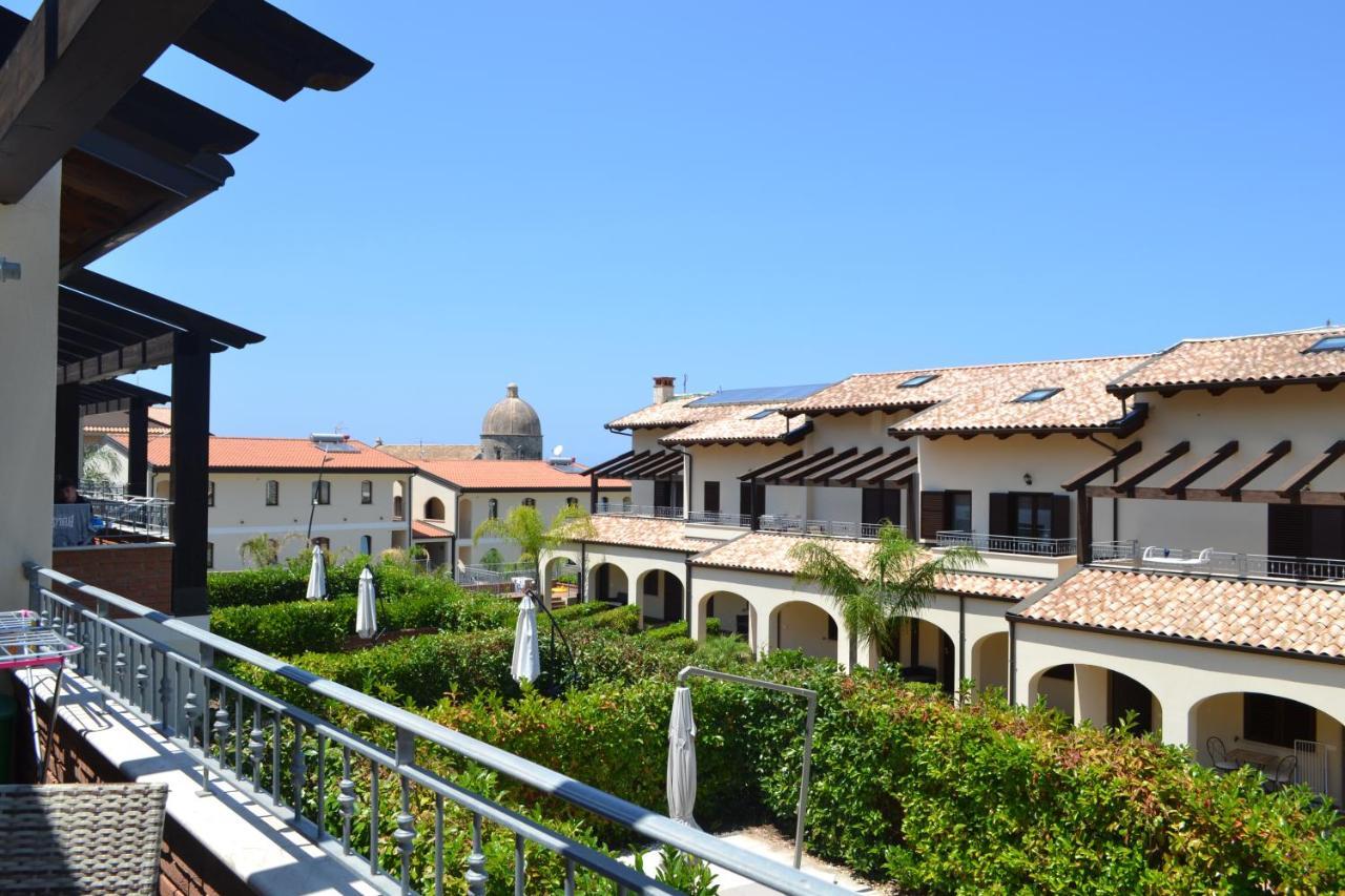 Le Case Del Carmine Con Giardino E Parcheggio A Tropea Exteriör bild