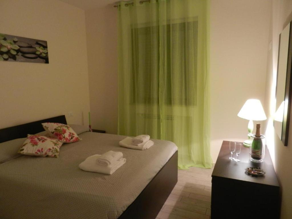 Le Case Del Carmine Con Giardino E Parcheggio A Tropea Exteriör bild