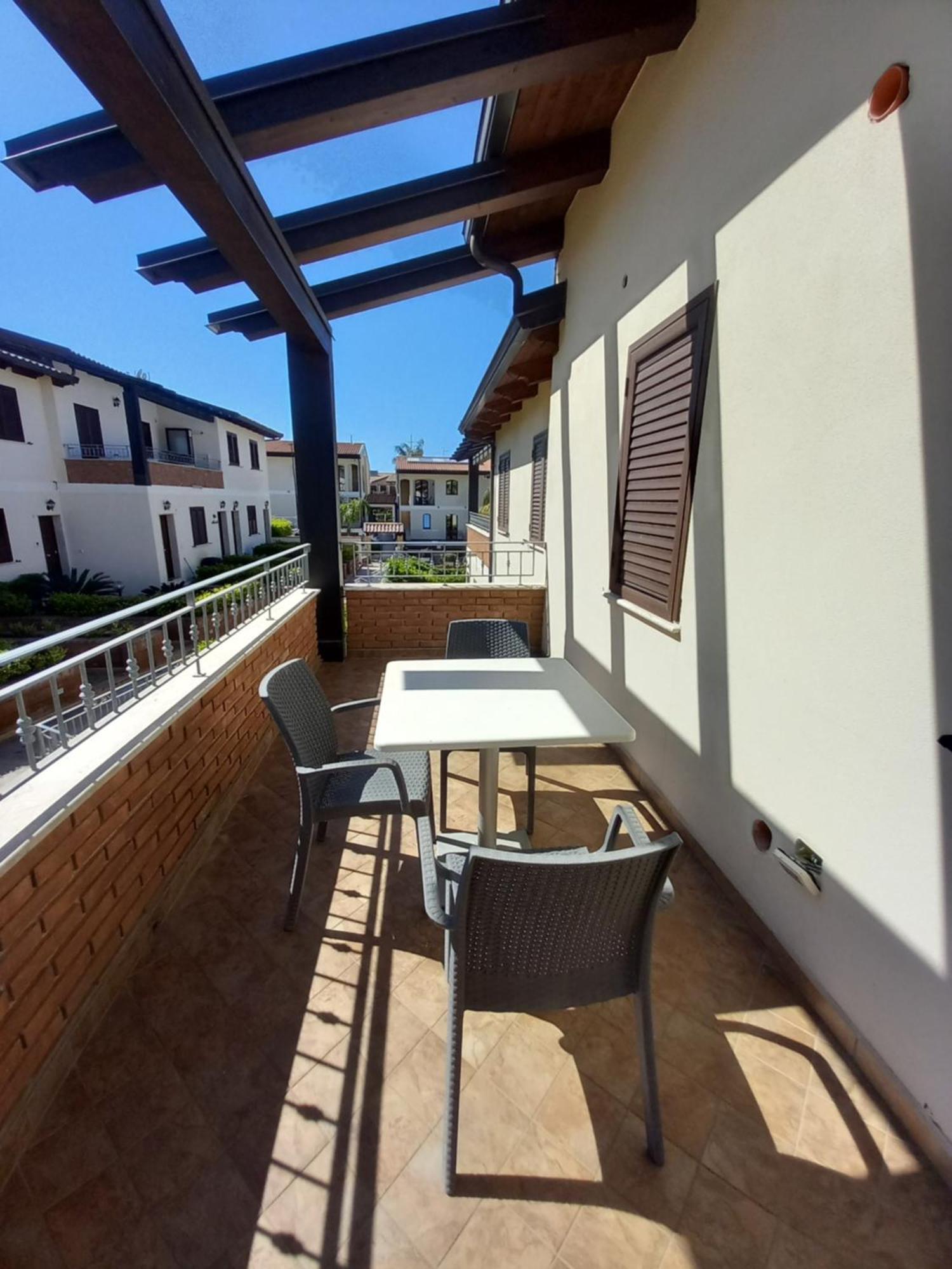 Le Case Del Carmine Con Giardino E Parcheggio A Tropea Exteriör bild