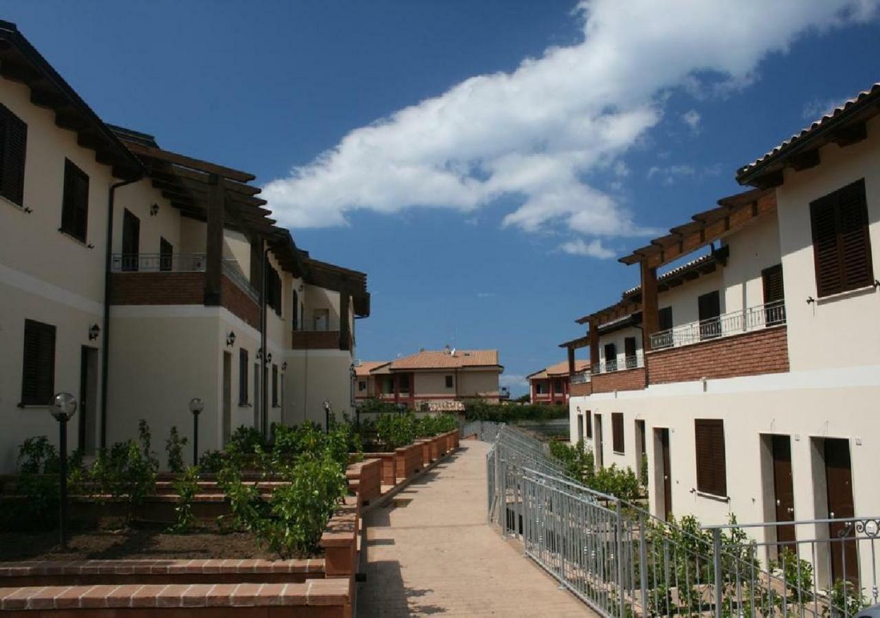 Le Case Del Carmine Con Giardino E Parcheggio A Tropea Exteriör bild